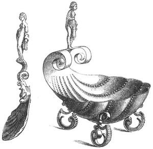 Salzfaß mit Löffel aus vergoldetem Silber (16. Jahrhundert). (Muschel und Schale des Löffels sind getrieben.)